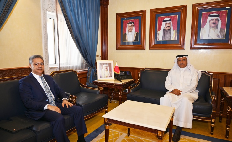 BahrainNOW.net | وزير الإسكان يبحث سبل تعزيز التعاون مع مجلس الشورى