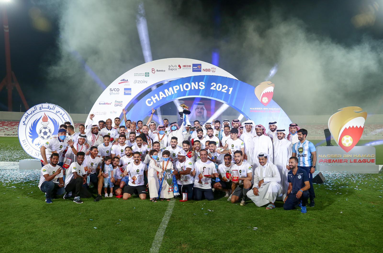 BahrainNOW | خالد بن حمد يتوّج الرفاع بطلا لمسابقة دوري ناصر بن حمد الممتاز لكرة القدم للموسم الرياضي 2020/ 2021
