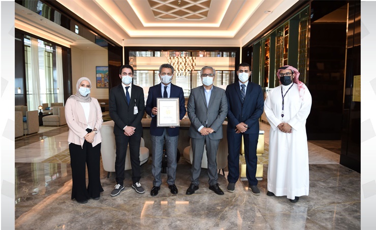 BahrainNOW.net | تكريم شركة مطار البحرين بجائزة السلامة الدولية 2021 من مجلس السلامة البريطاني
